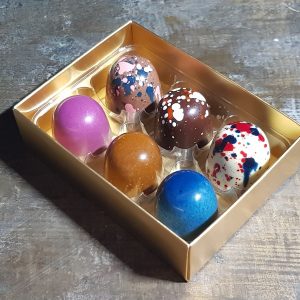 Box of 6 personalised chocolates